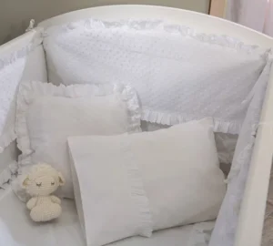 WHITE SWINGING BABY BED