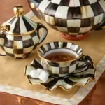 Courtly Check Teacup.