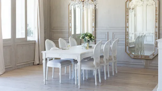 eloquence-dining-table